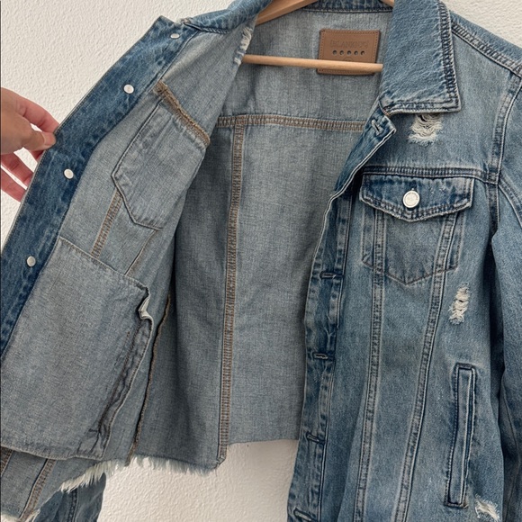 BLANK NYC Denim Jean Jacket Distressed Size Medium Frayed Hem Boho Trucker Blue - Picture 6 of 9